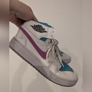 VTG Air Jordans collector item. Retro teal and magenta accents. Youth Size 4